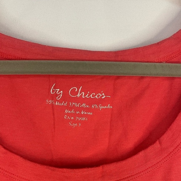 Chicos cotton blend crew neck sleeveless top. Stretchy and soft, size 3/Large - Picture 3 of 3